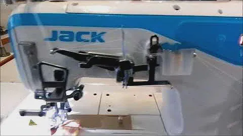 JACK W4 Interlock Sewing Machine / Máquina de recobrimento